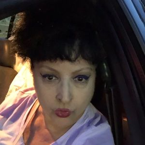 Meet your Posher, Monica